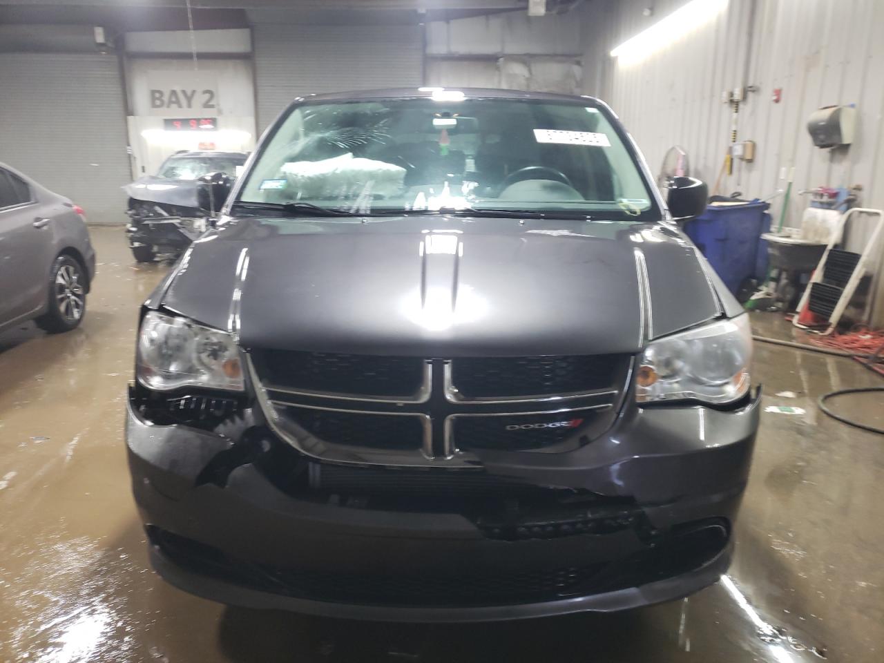 2017 Dodge Caravan - Image 5