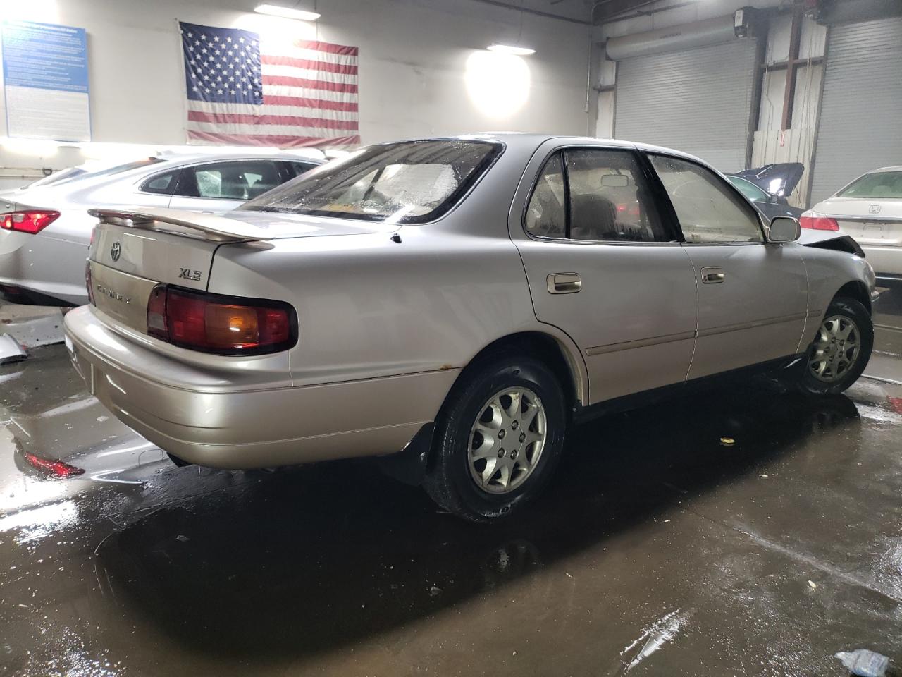1995 Toyota Camry - Image 3