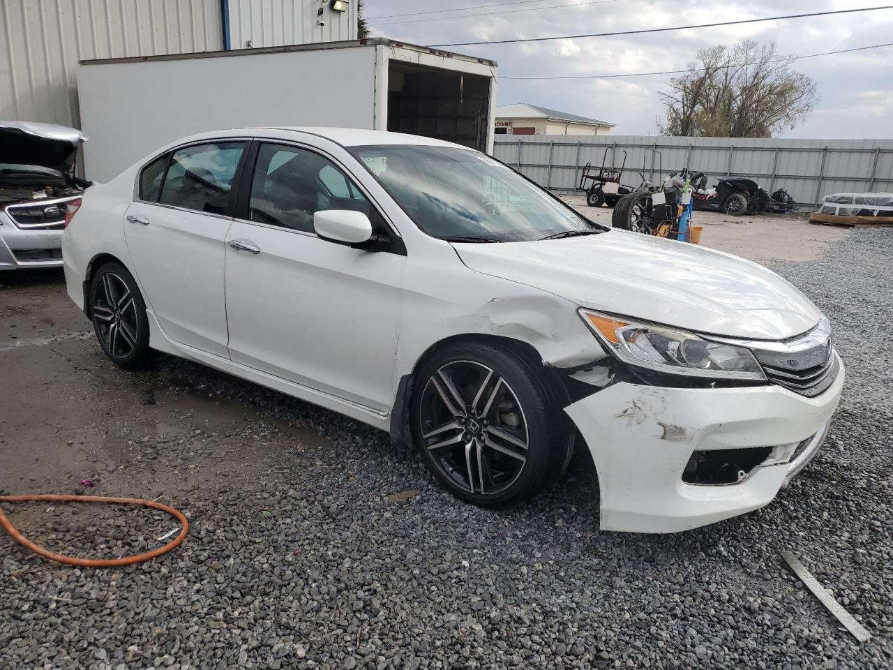 VIN 1HGCR2F12HA284088 2017 HONDA ACCORD no.4