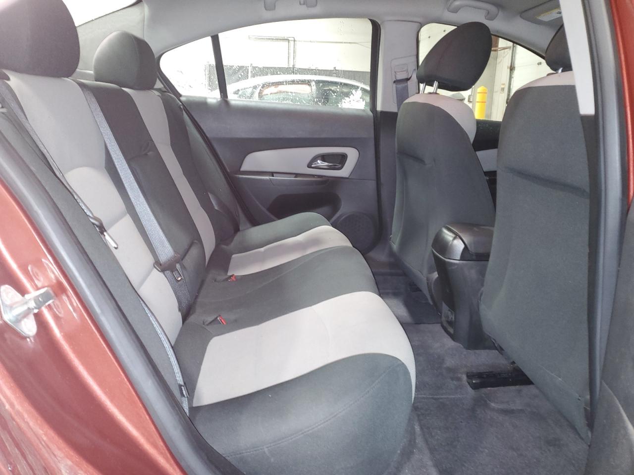 2012 Chevrolet Cruze - Image 10