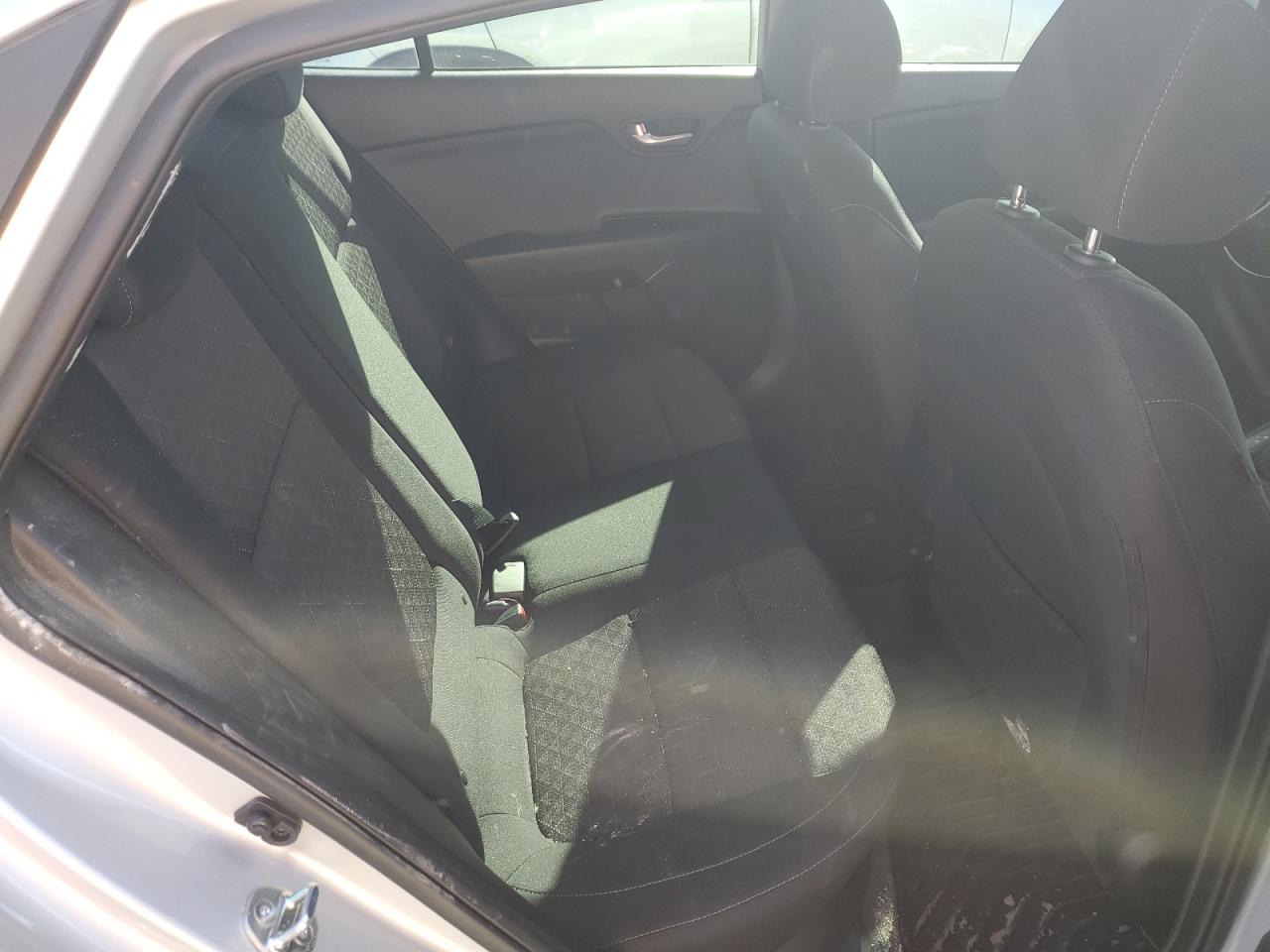 2023 Kia Rio - Image 10