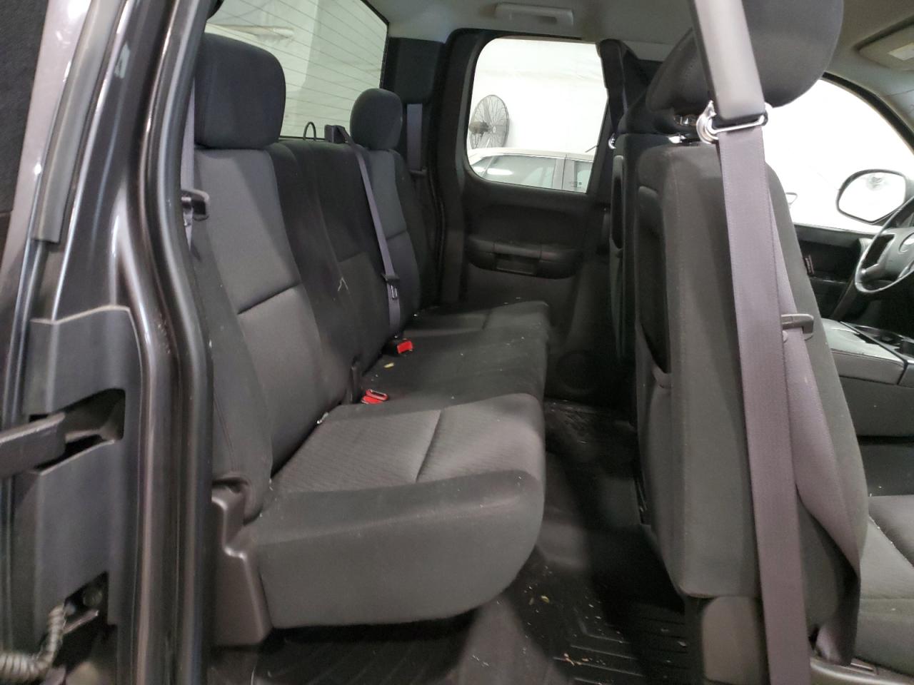 2011 Chevrolet Silverado - Image 10