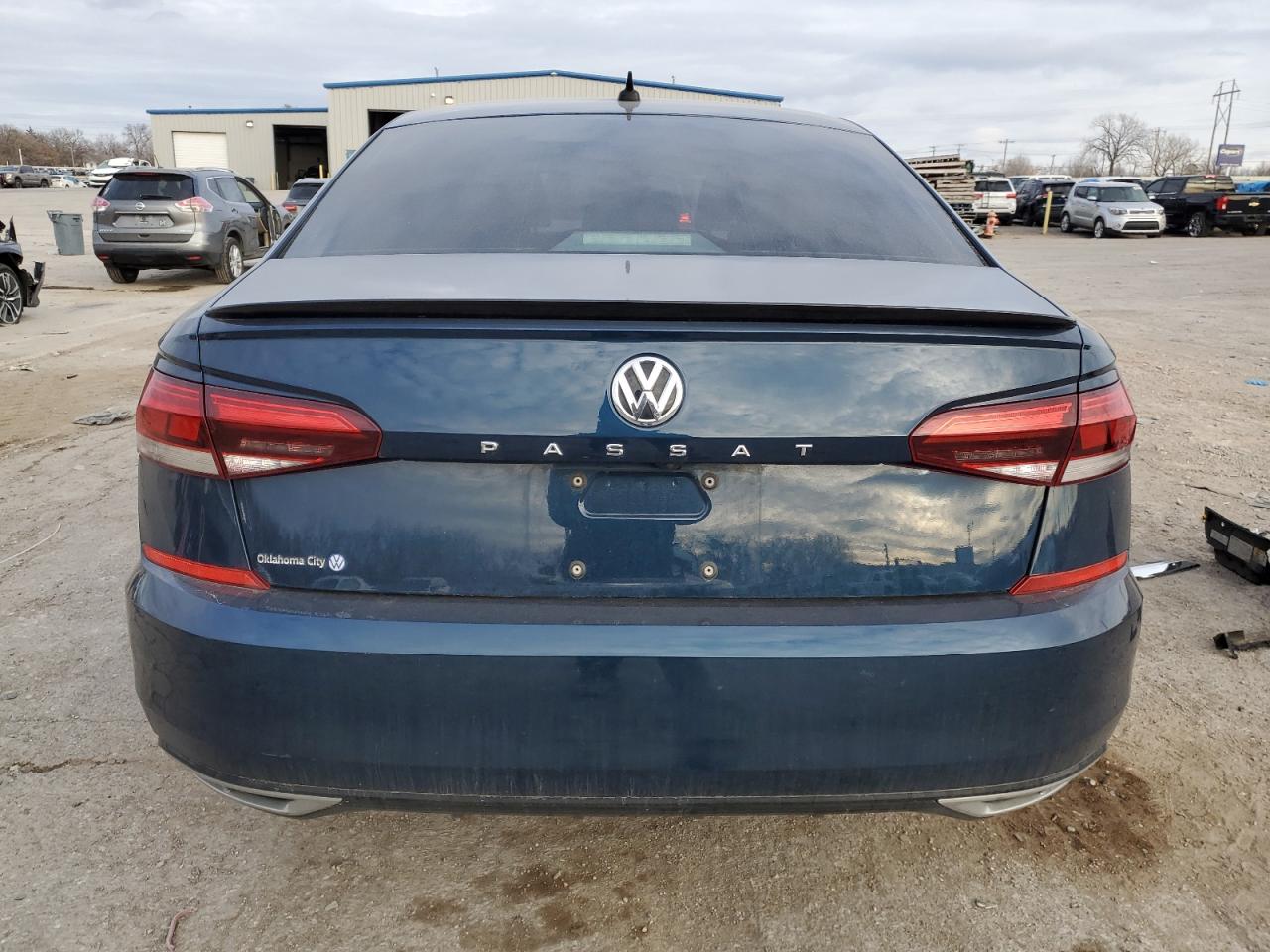 2021 Volkswagen Passat - Image 6