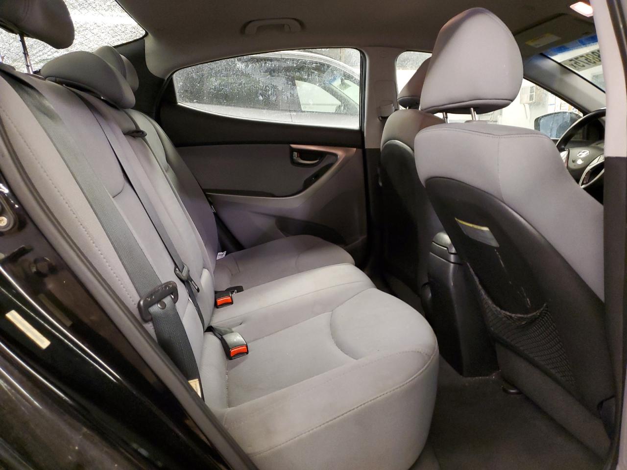 2013 Hyundai Elantra - Image 10