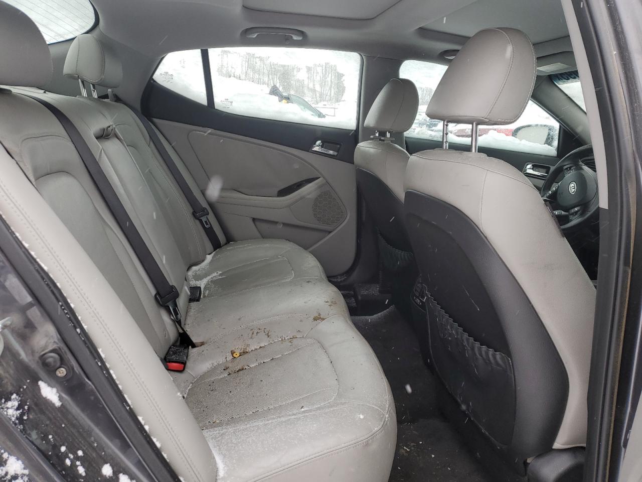 2011 Kia Optima - Image 10