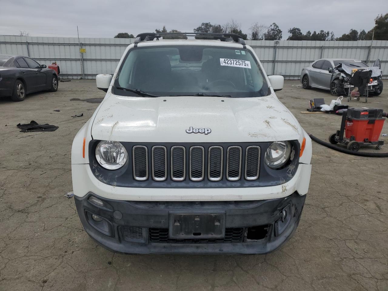 2015 Jeep Renegade - Image 5