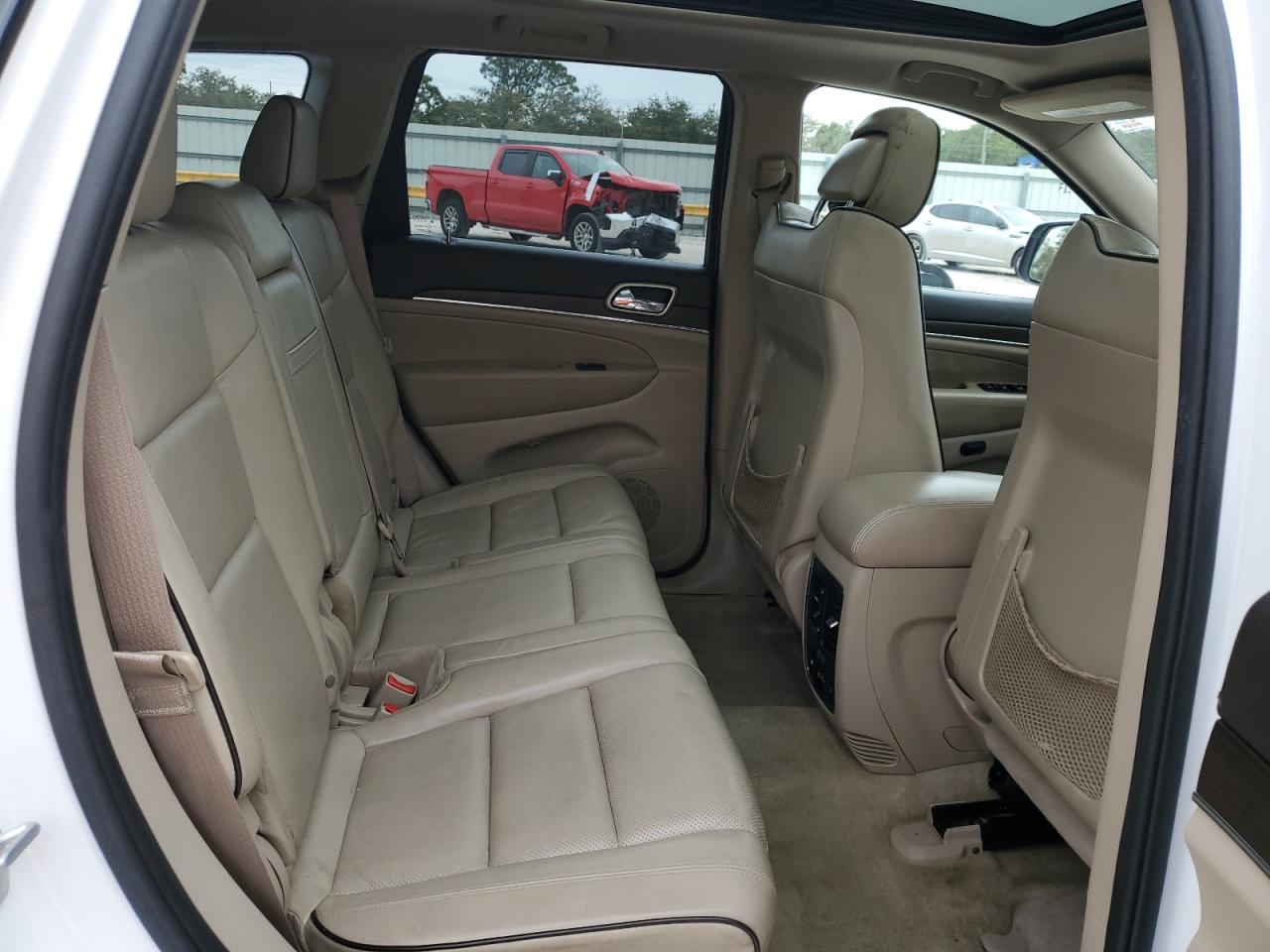 2015 Jeep Grand Cherokee - Image 11