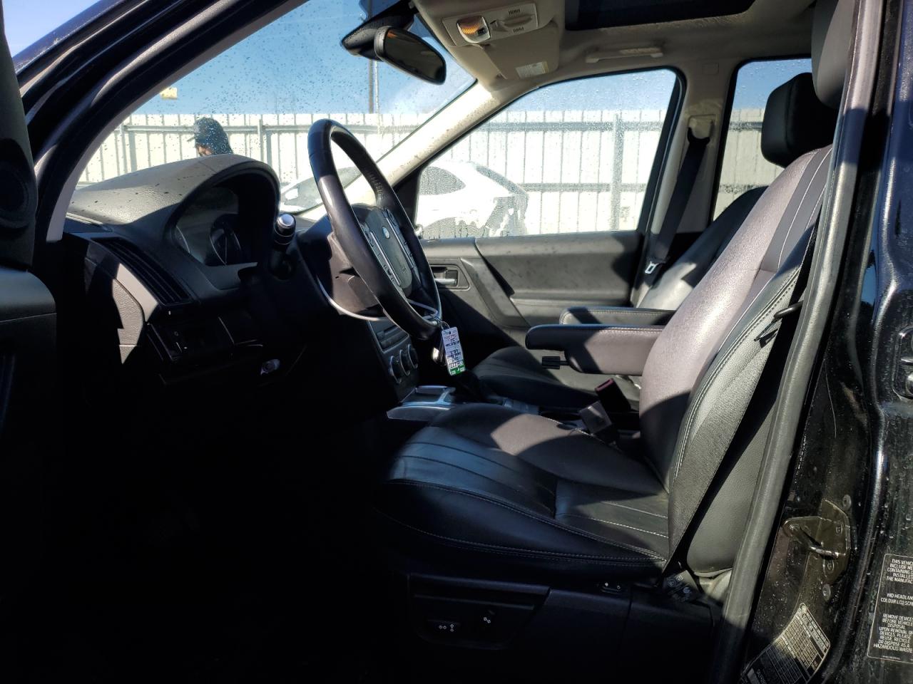 2014 Land Rover LR2 - Image 7
