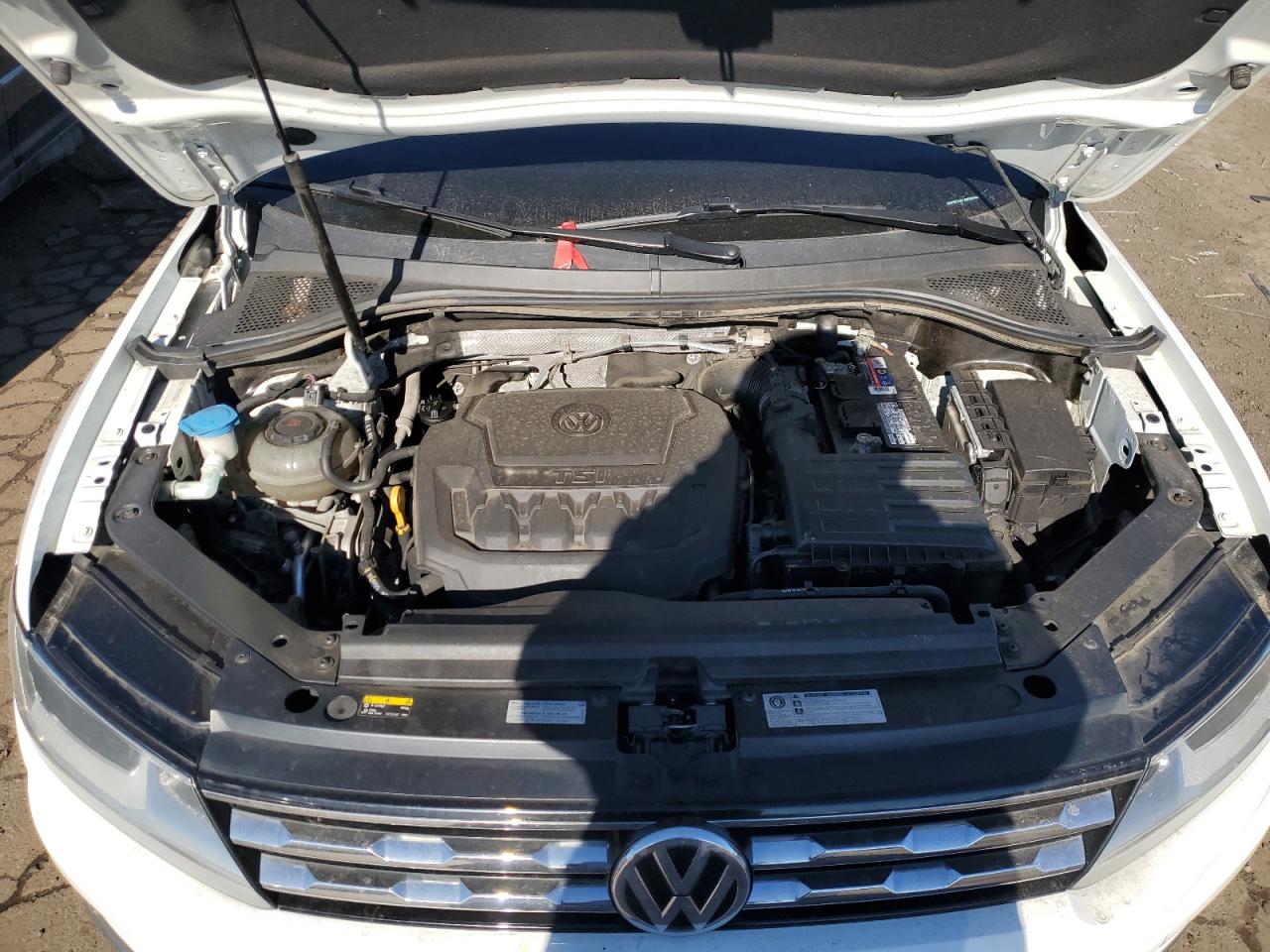 2018 Volkswagen Tiguan - Image 11