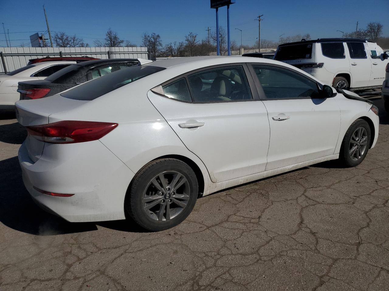 2017 Hyundai Elantra - Image 3