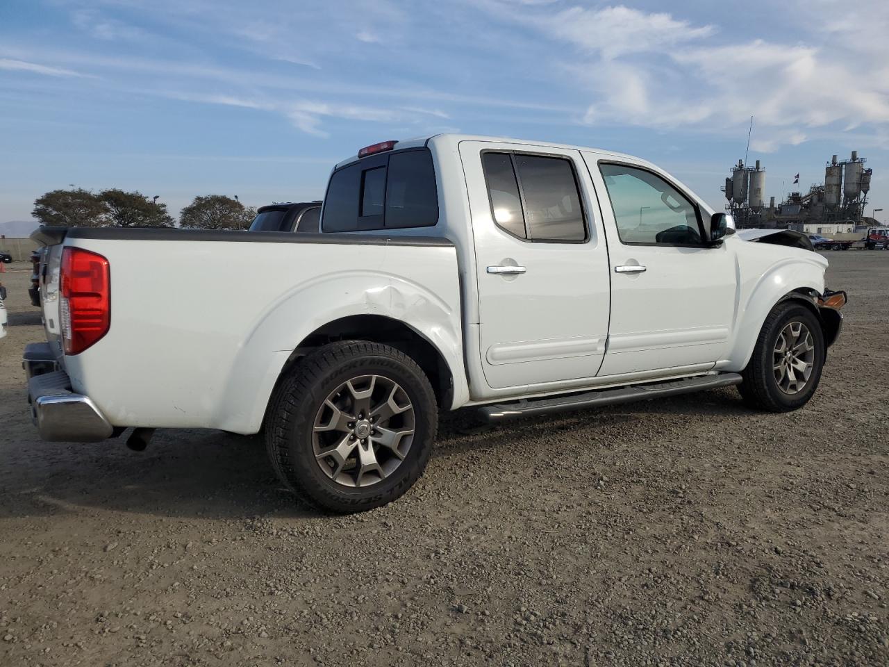 2014 Nissan Navara (Frontier) - Image 3