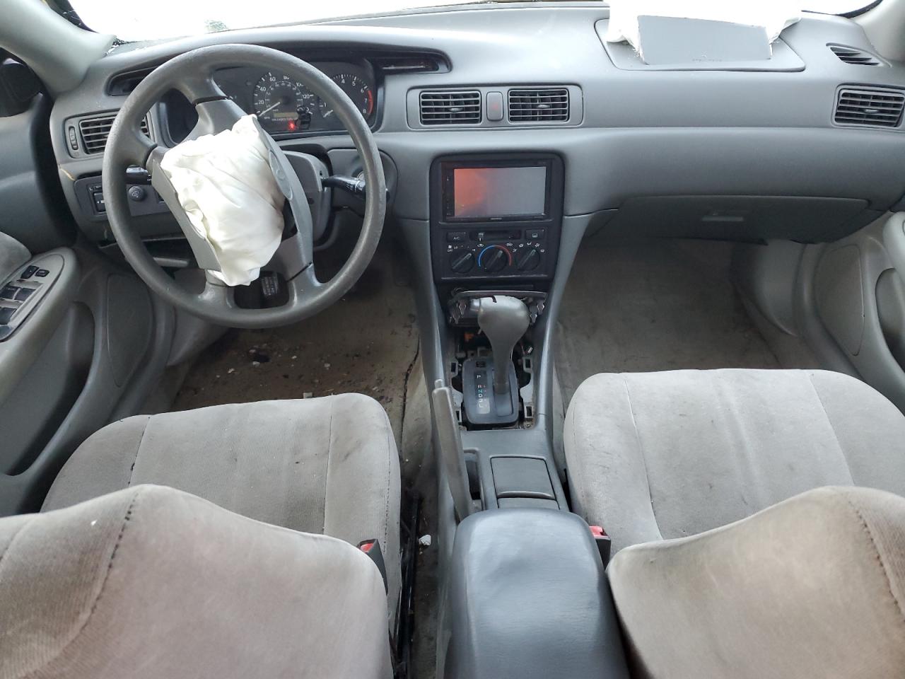 1998 Toyota Camry - Image 8