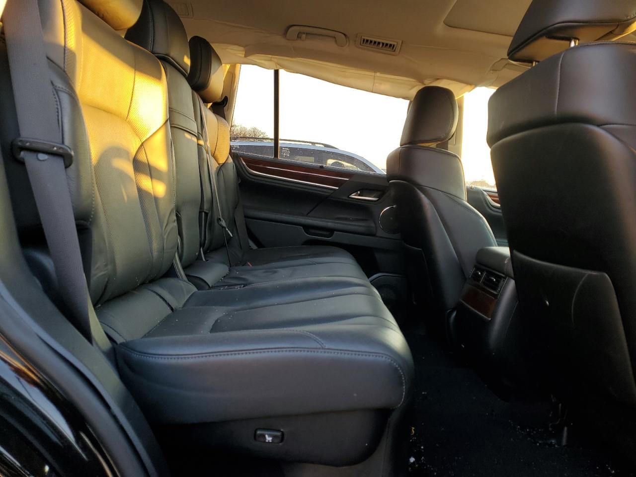 2021 Lexus LX - Image 10