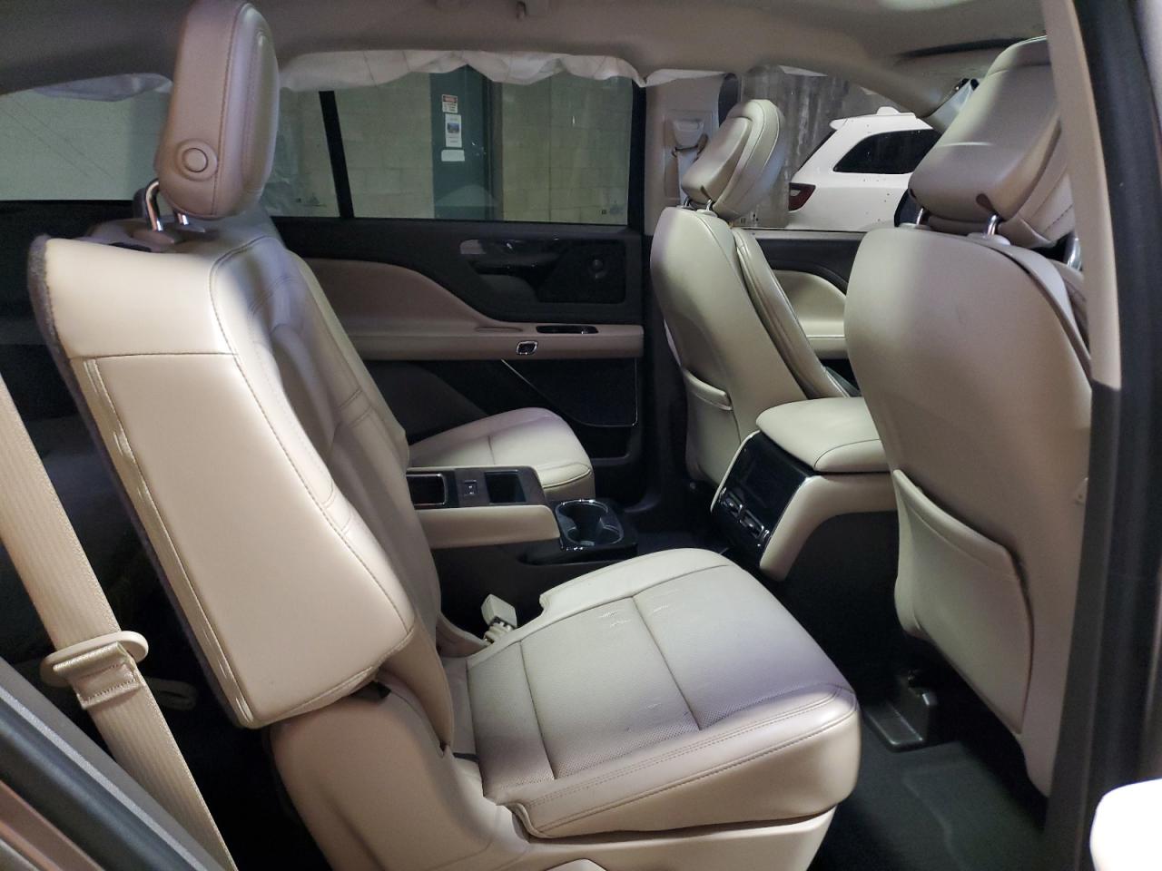 2020 Lincoln Aviator - Image 11