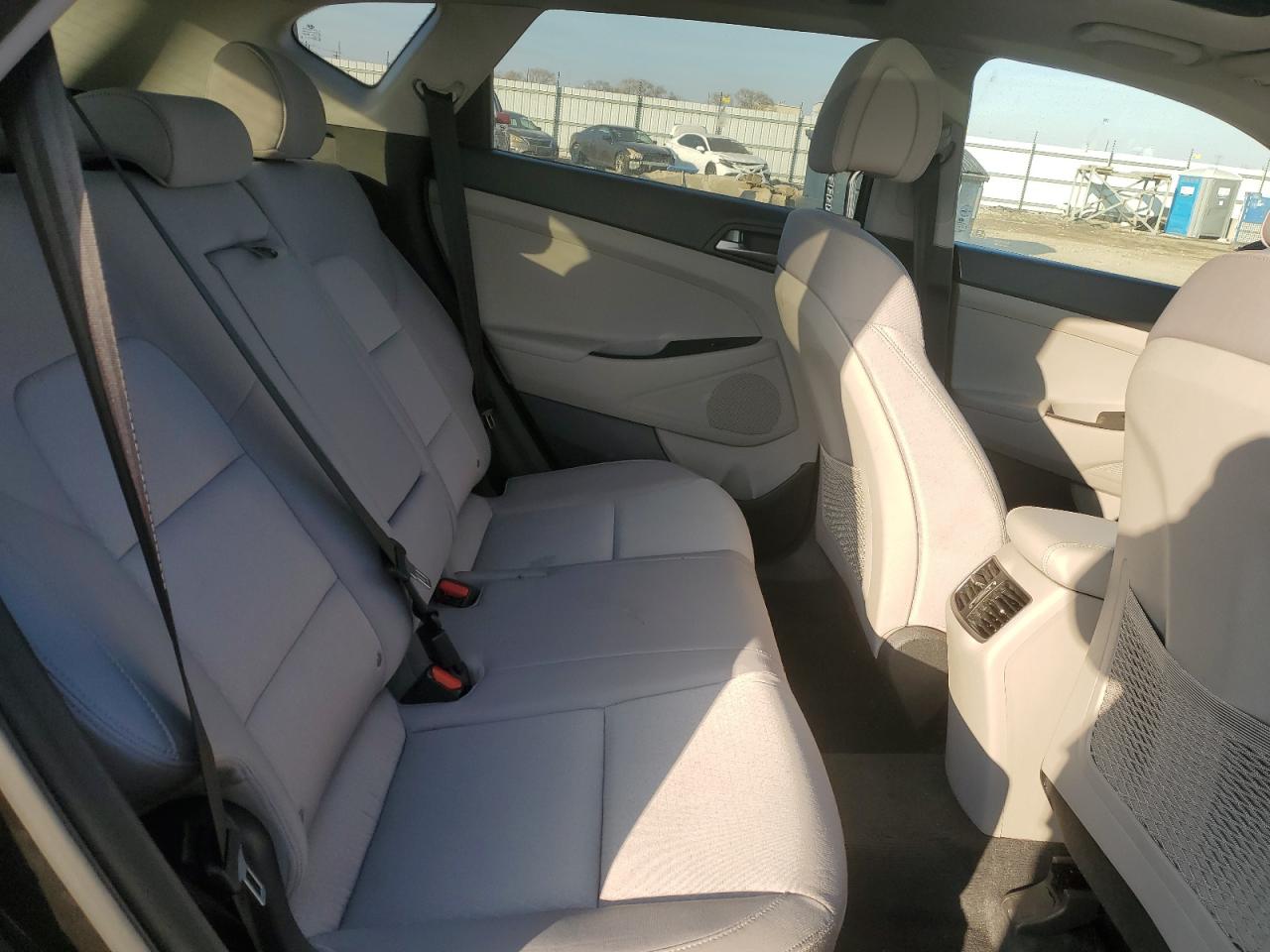 2017 Hyundai Tucson - Image 12