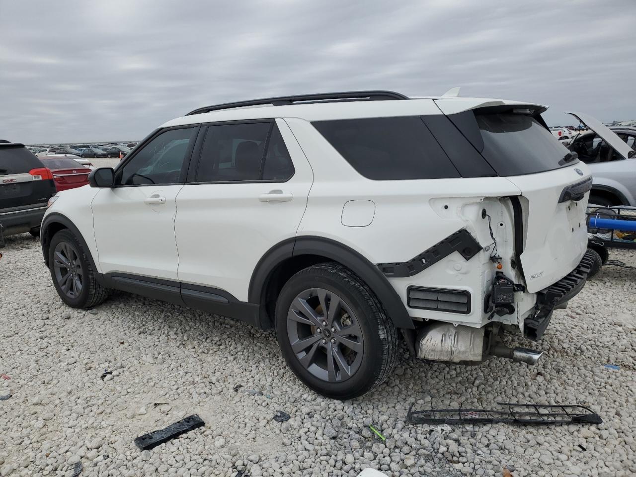 2023 Ford Explorer - Image 2