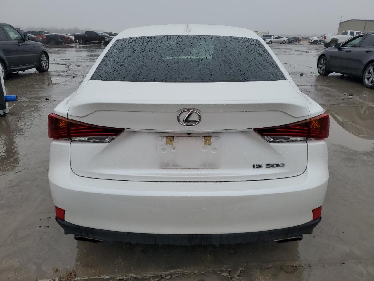 2018 Lexus IS - Image 6