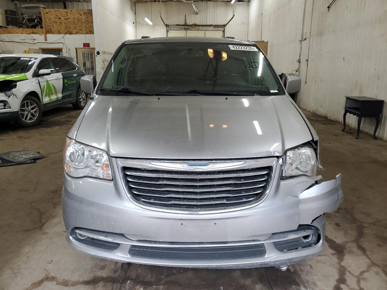 2016 Chrysler Town & Country - Image 5