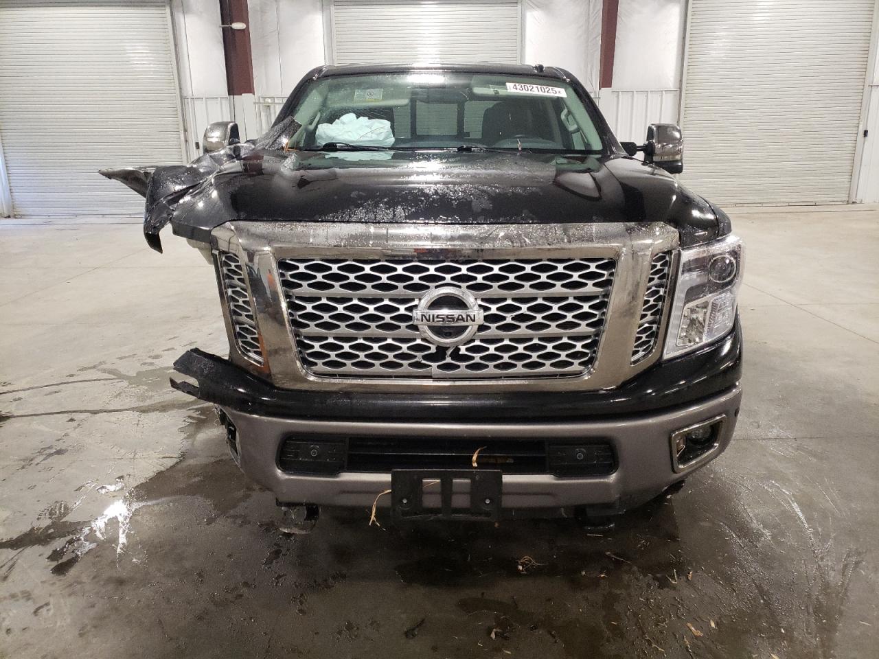 2018 Nissan Titan - Image 5