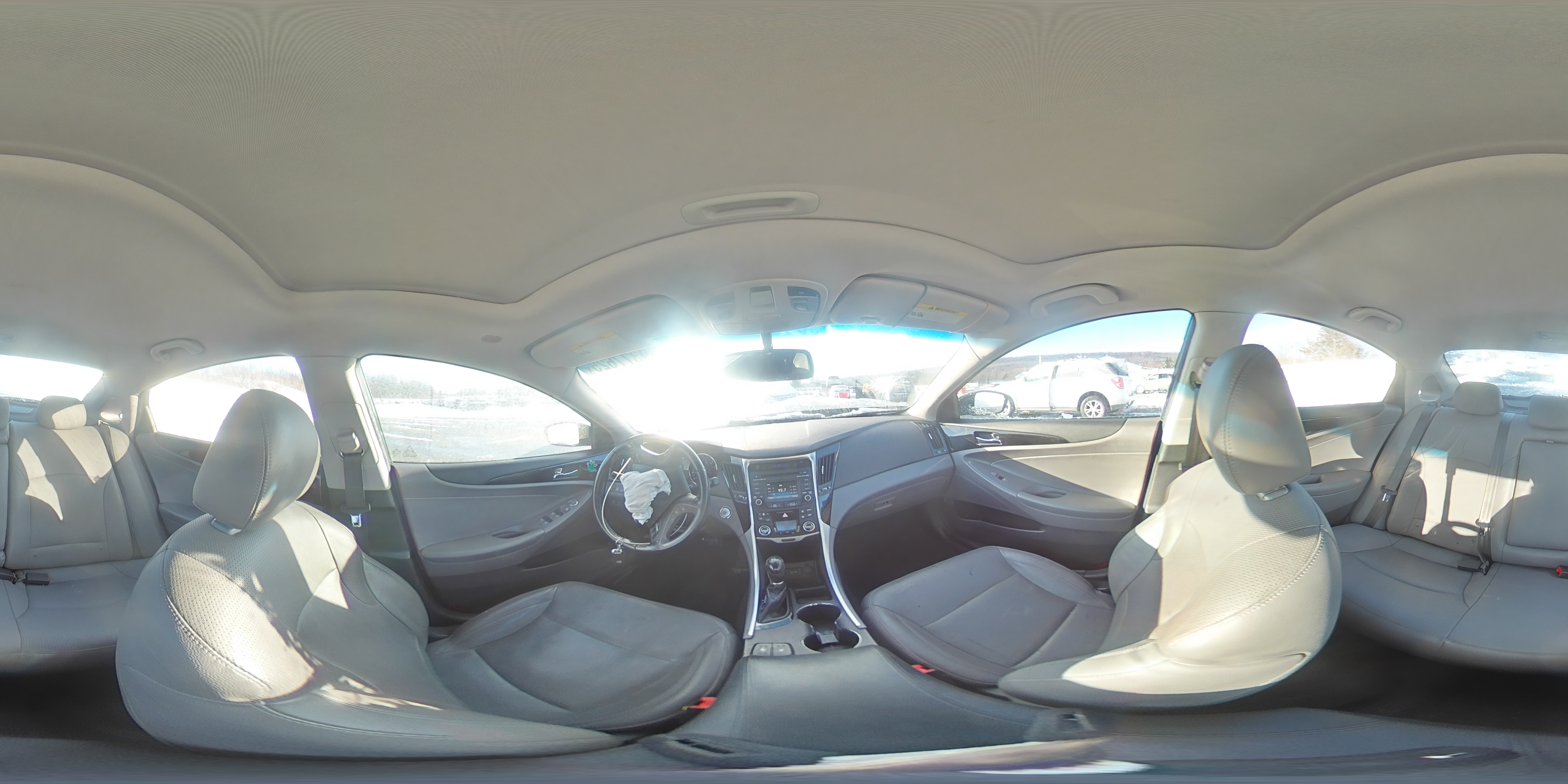 2014 Hyundai Sonata - Image 13