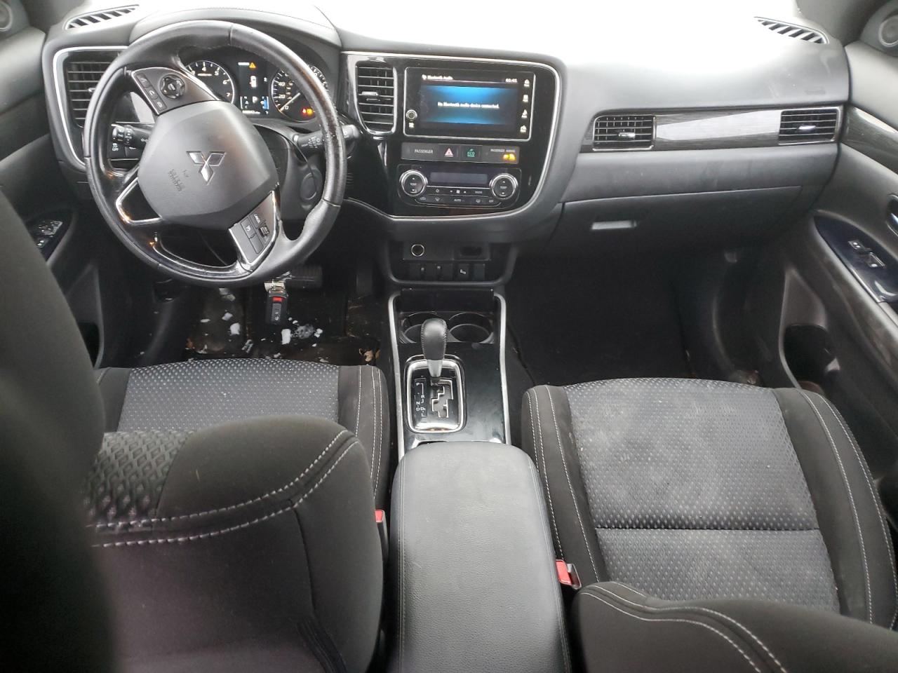 2018 Mitsubishi Outlander - Image 8