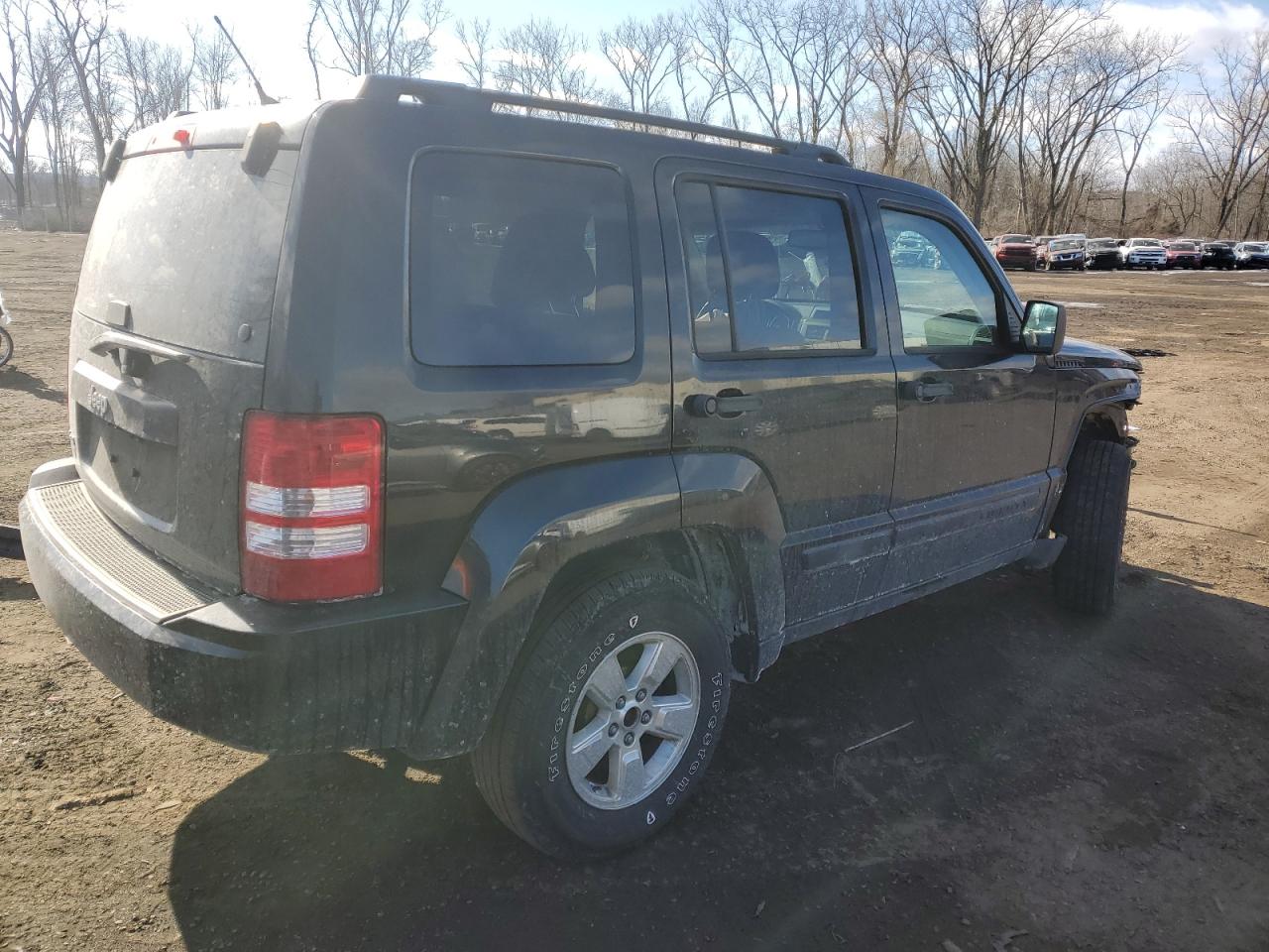 2012 Jeep Liberty (North America) - Image 3