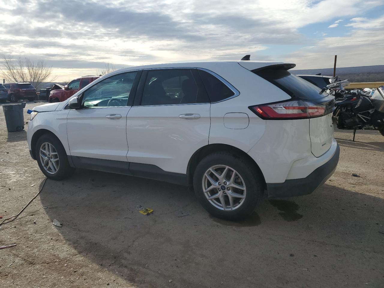 2022 Ford Edge - Image 2