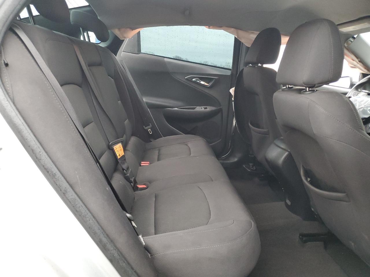 2017 Chevrolet Malibu - Image 10