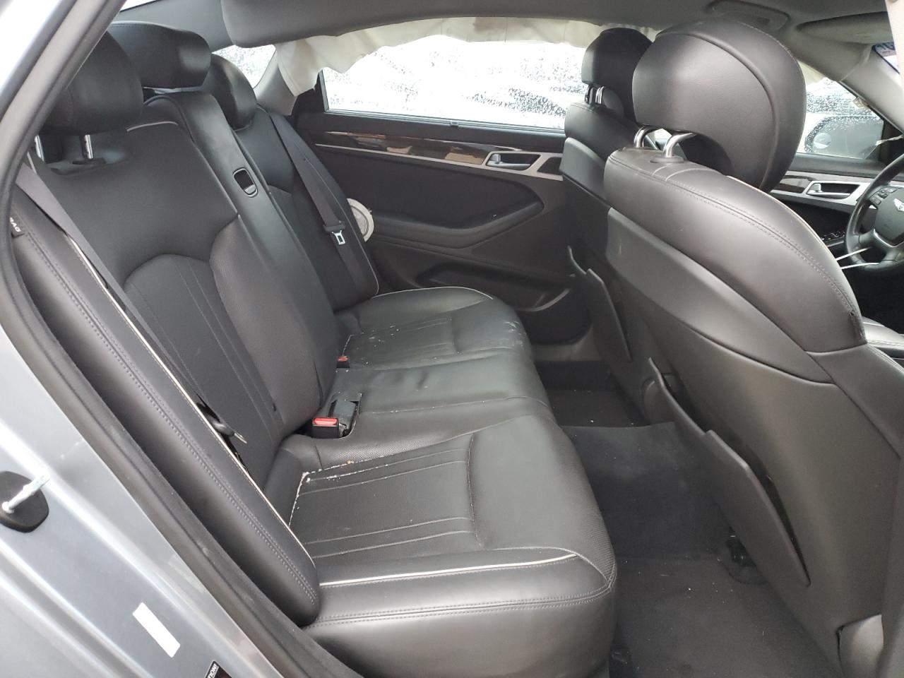 2015 Hyundai Genesis - Image 10