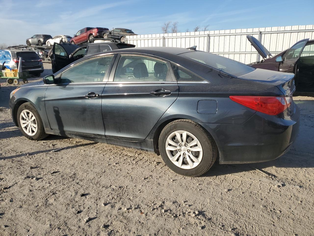 2012 Hyundai Sonata - Image 2