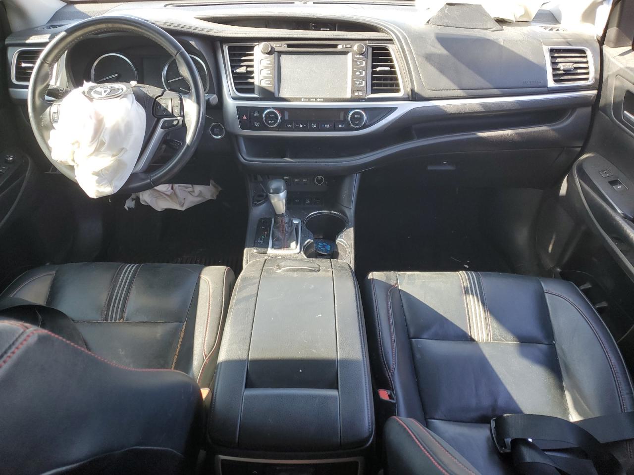 5TDJZRFH8KS600423 TOYOTA HIGHLANDER 2019