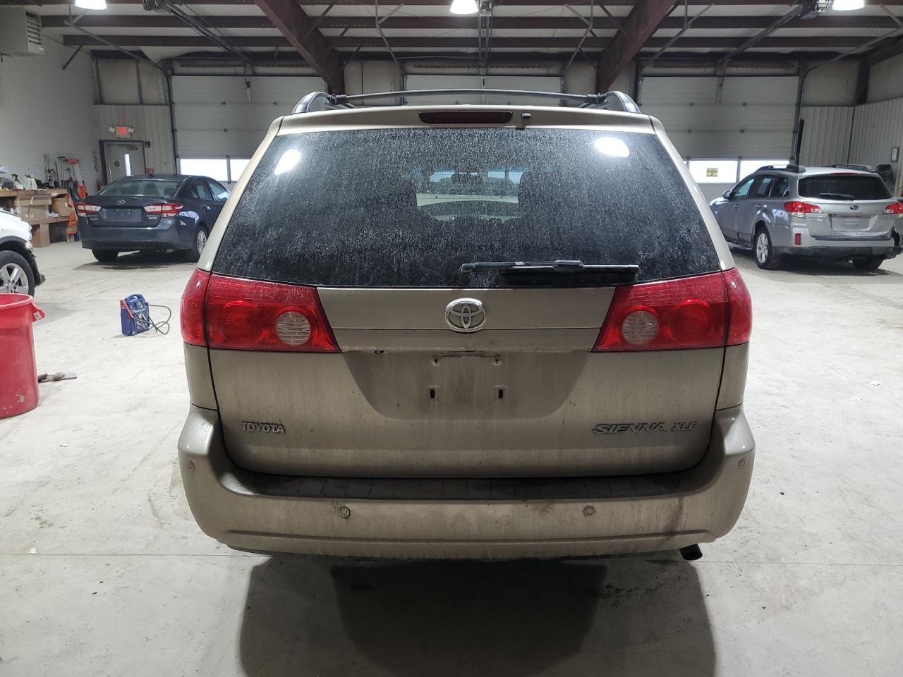 2009 Toyota Sienna - Image 6