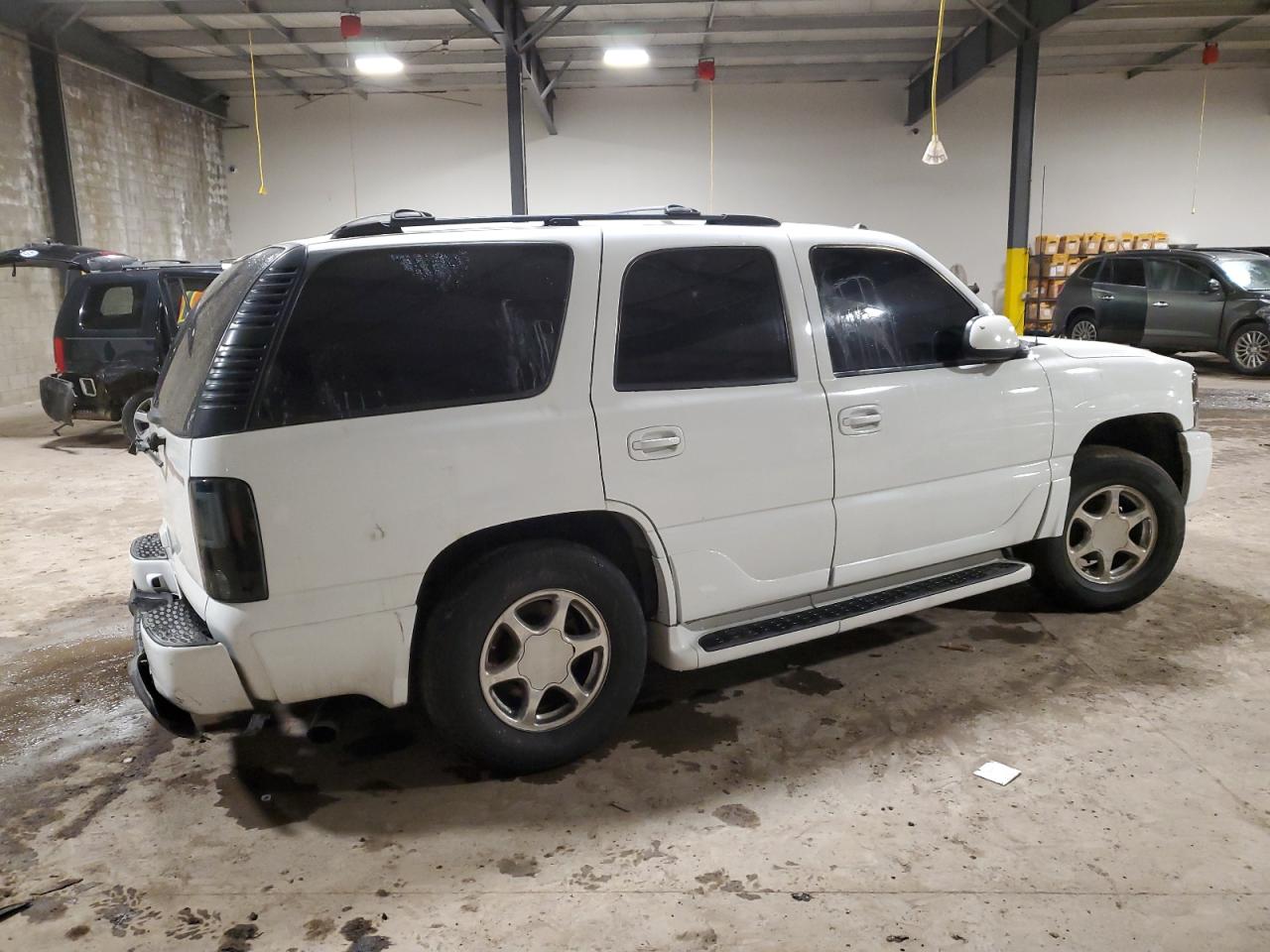 2005 GMC Yukon - Image 3