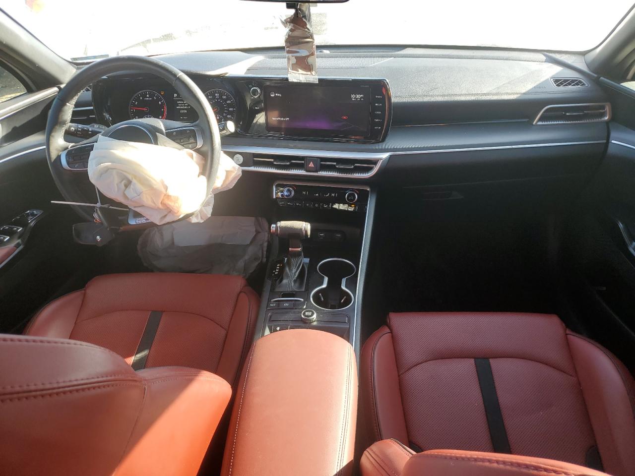 2022 Kia K5 - Image 8