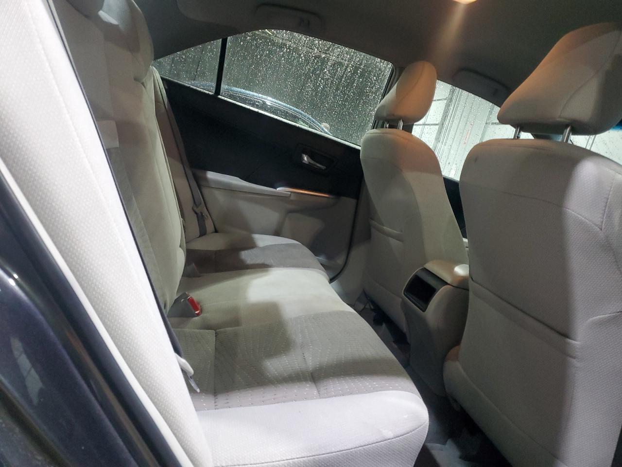 2013 Toyota Camry - Image 10