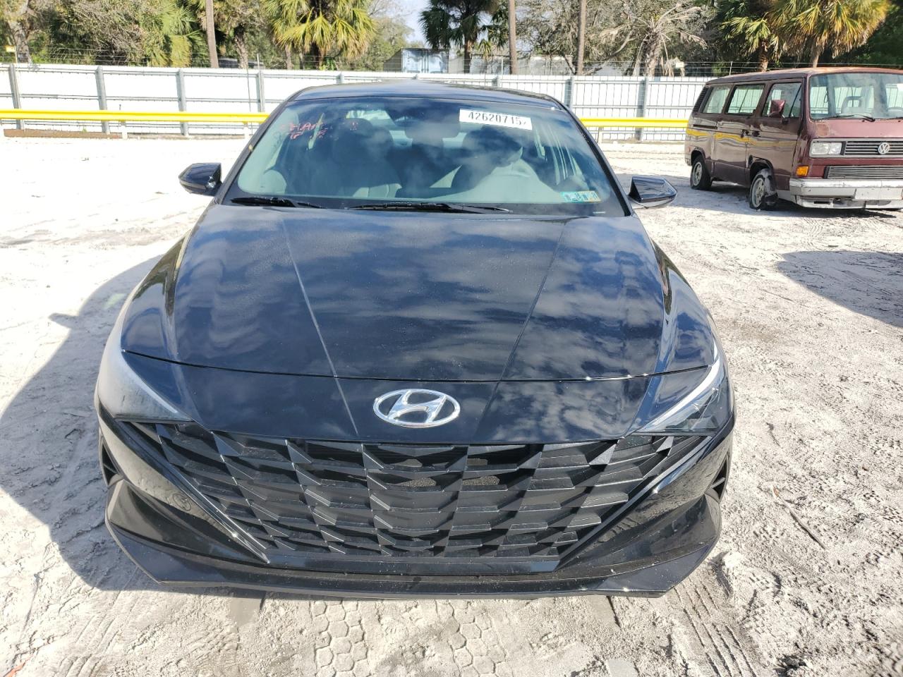 2023 Hyundai Elantra - Image 5
