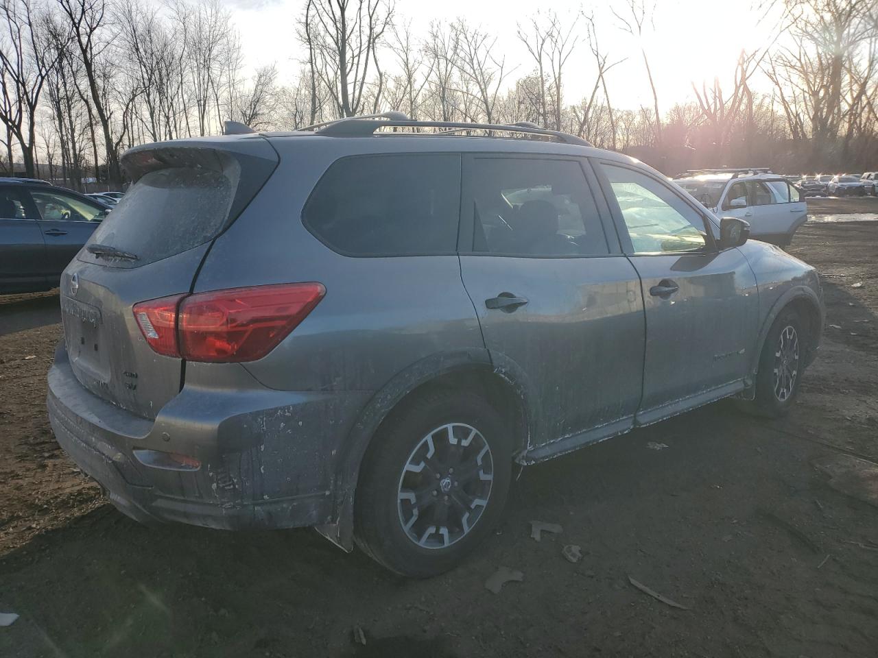 2020 Nissan Pathfinder - Image 3
