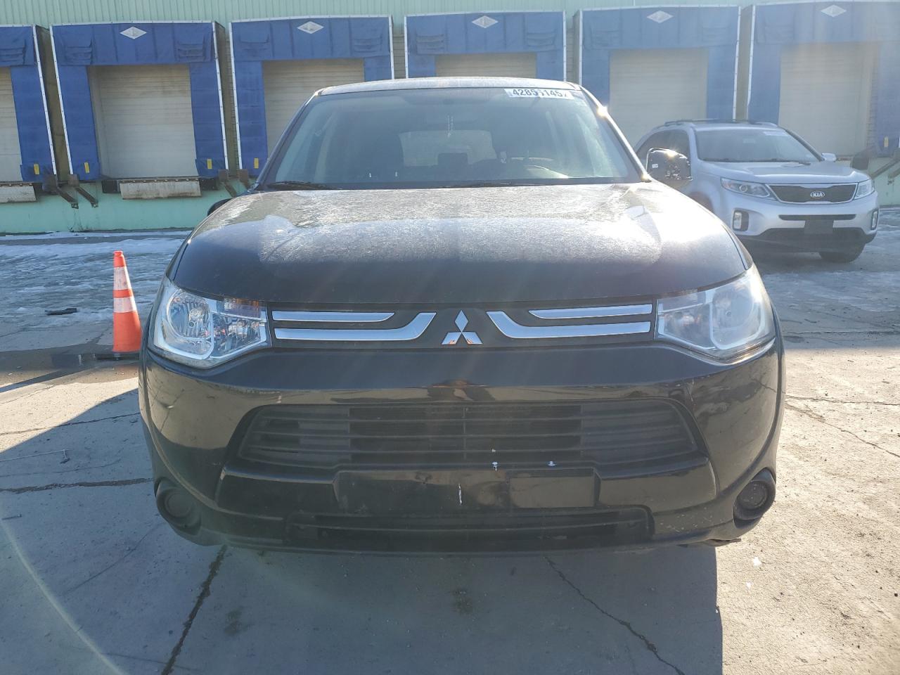 2014 Mitsubishi Outlander - Image 5