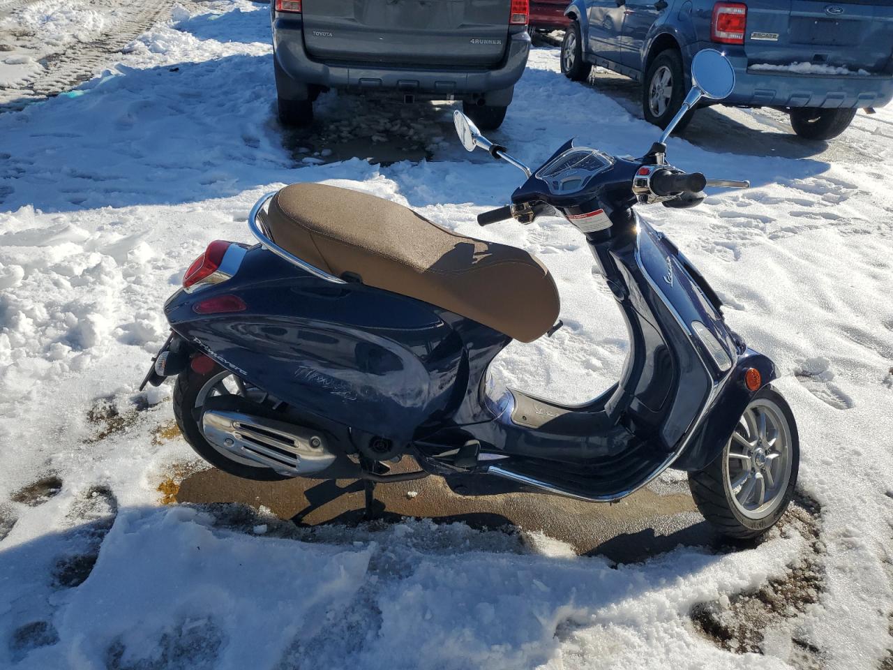 2022 Vespa Primavera/Sprint 50 for Sale in Louisville, KY - Front End
