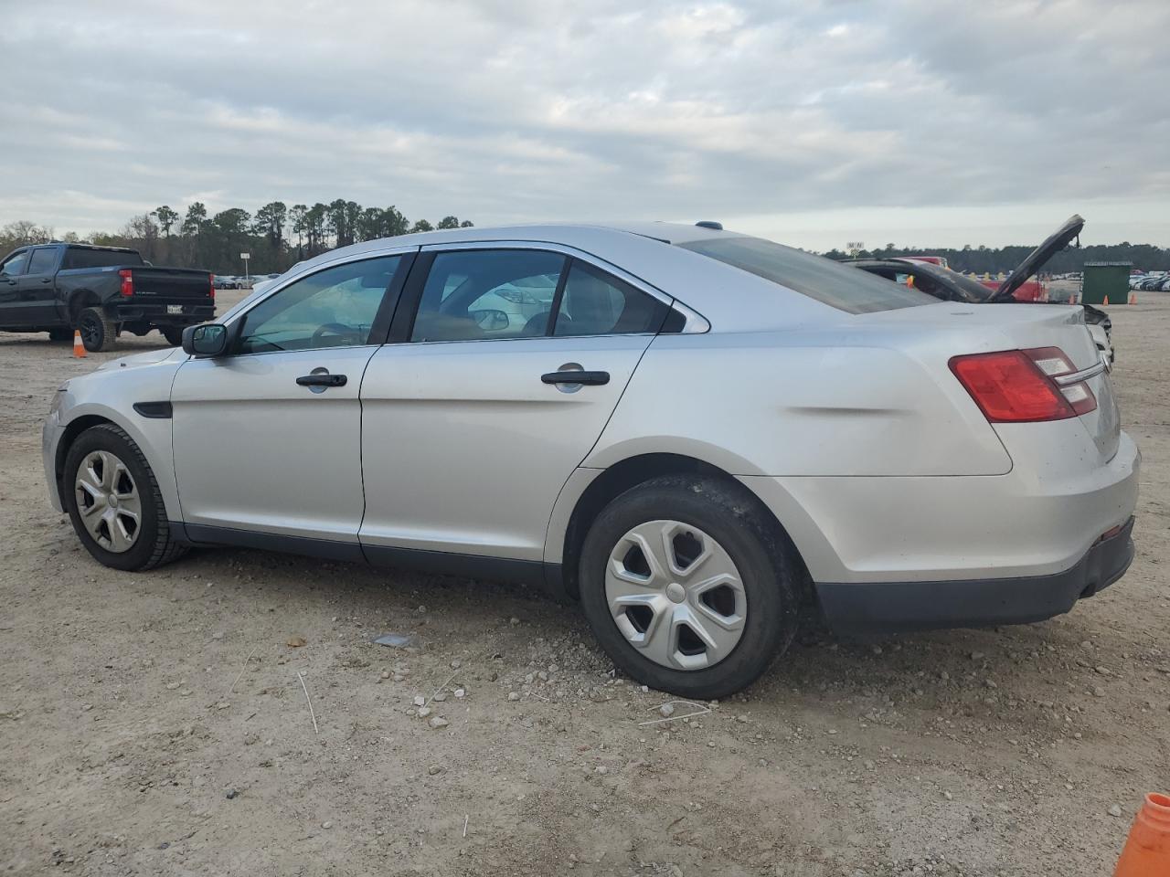 VIN 1FAHP2MK2FG121446 2015 FORD TAURUS no.2