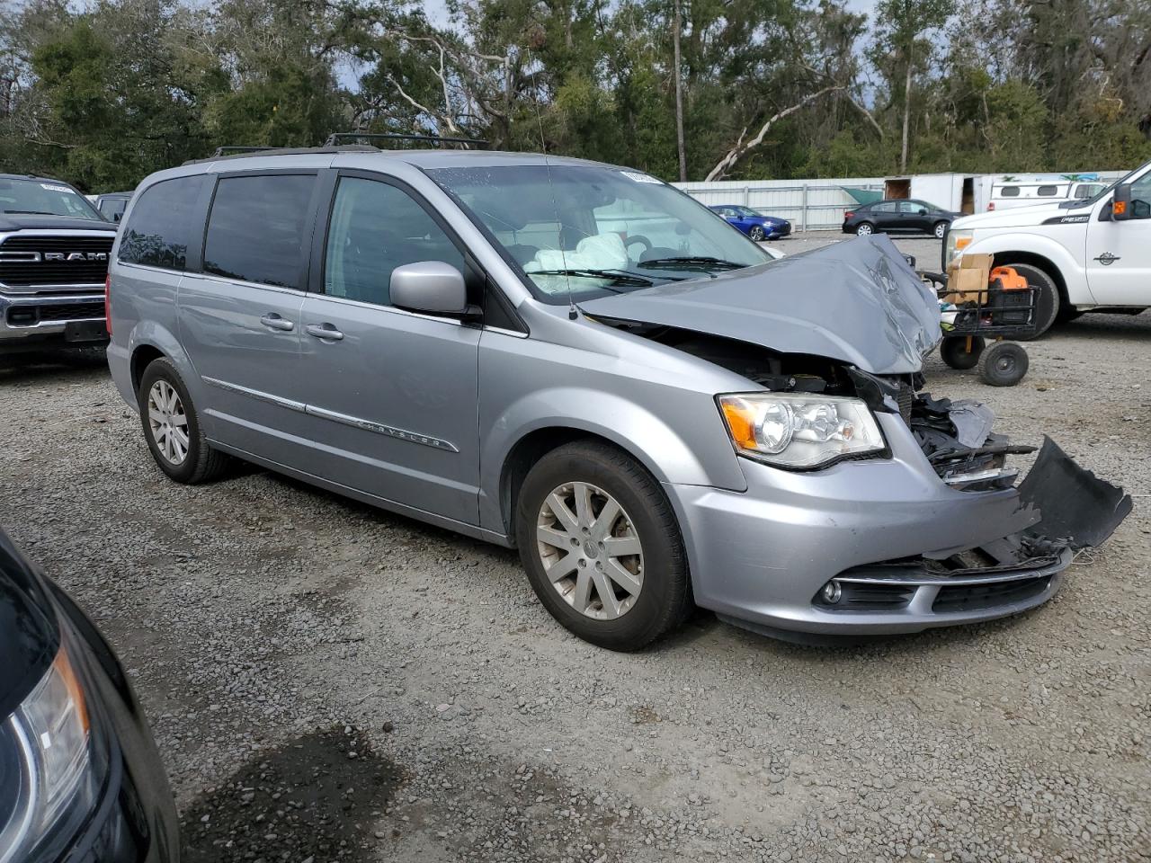 VIN 2C4RC1BG6GR187677 2016 CHRYSLER MINIVAN no.4