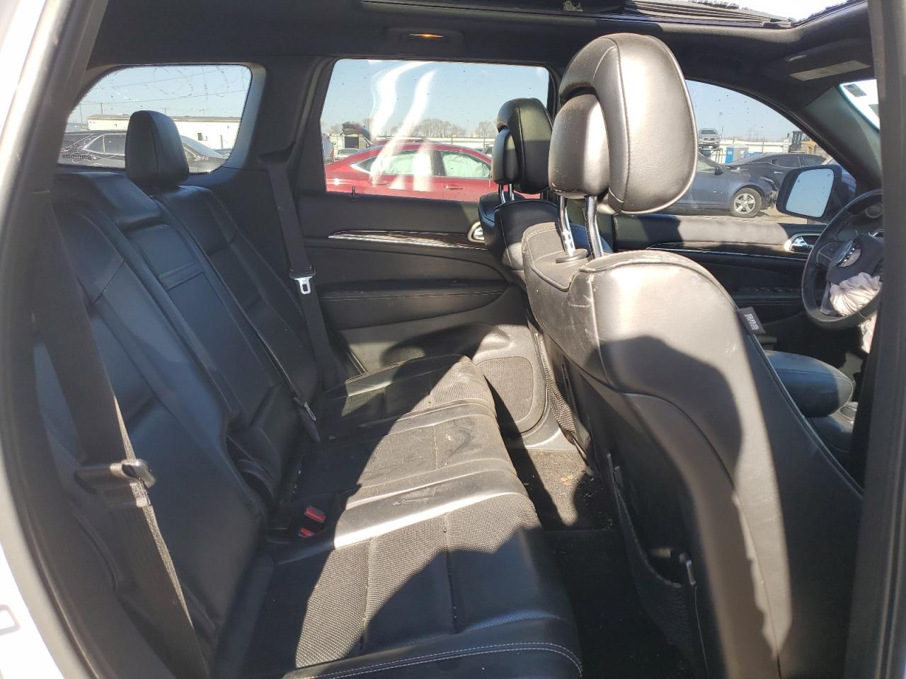 2015 Jeep Grand Cherokee - Image 11