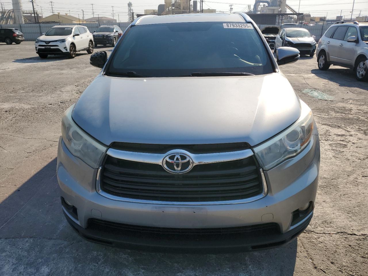 2016 Toyota Highlander - Image 5