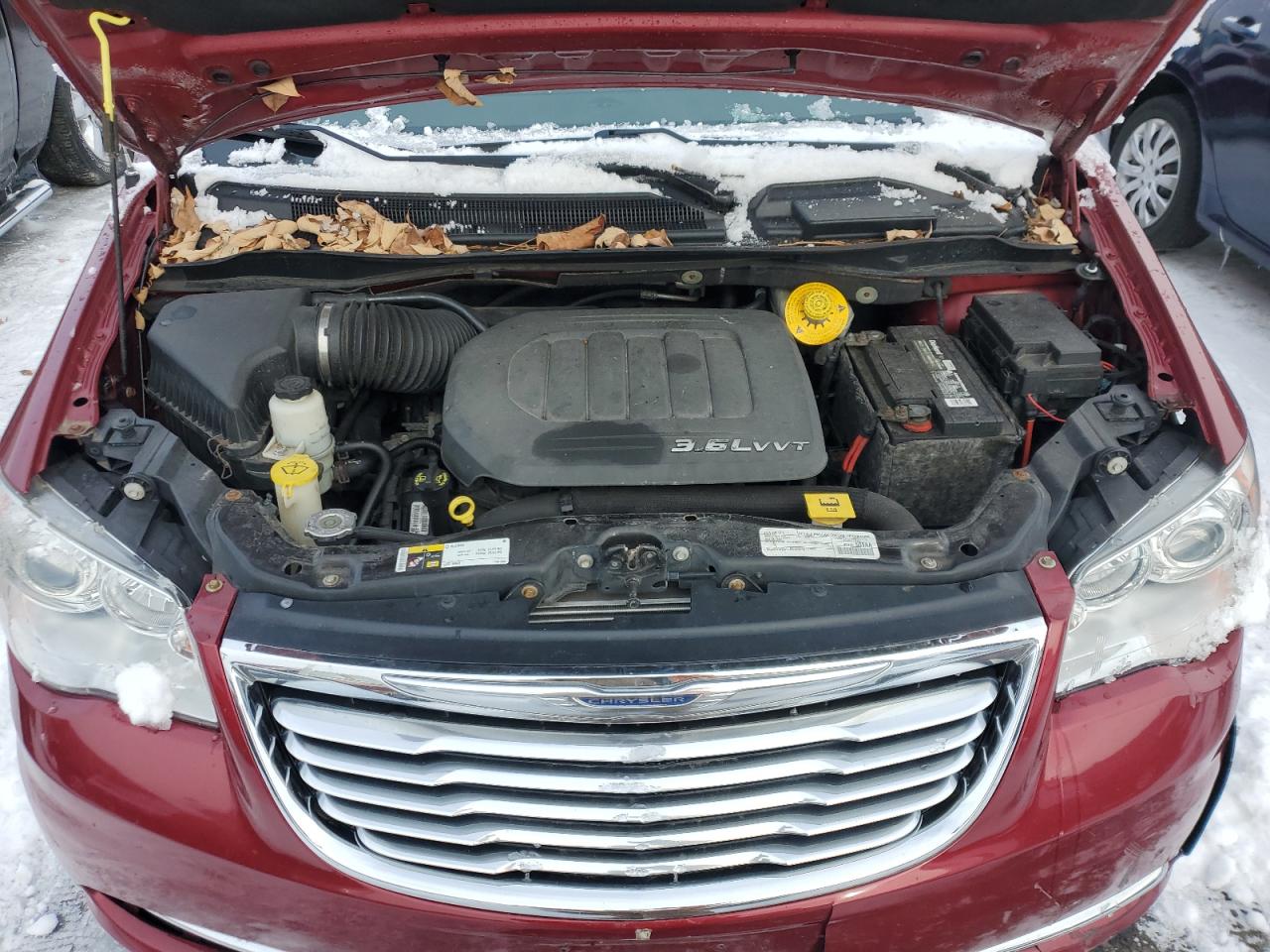 2016 Chrysler Town & Country - Image 12