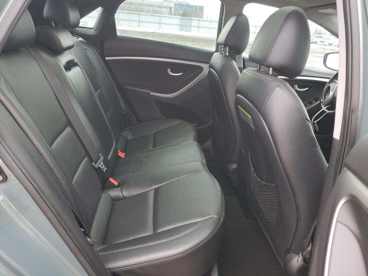 2013 Hyundai Elantra - Image 10
