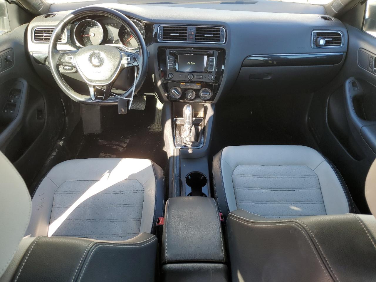 2015 Volkswagen Jetta - Image 8