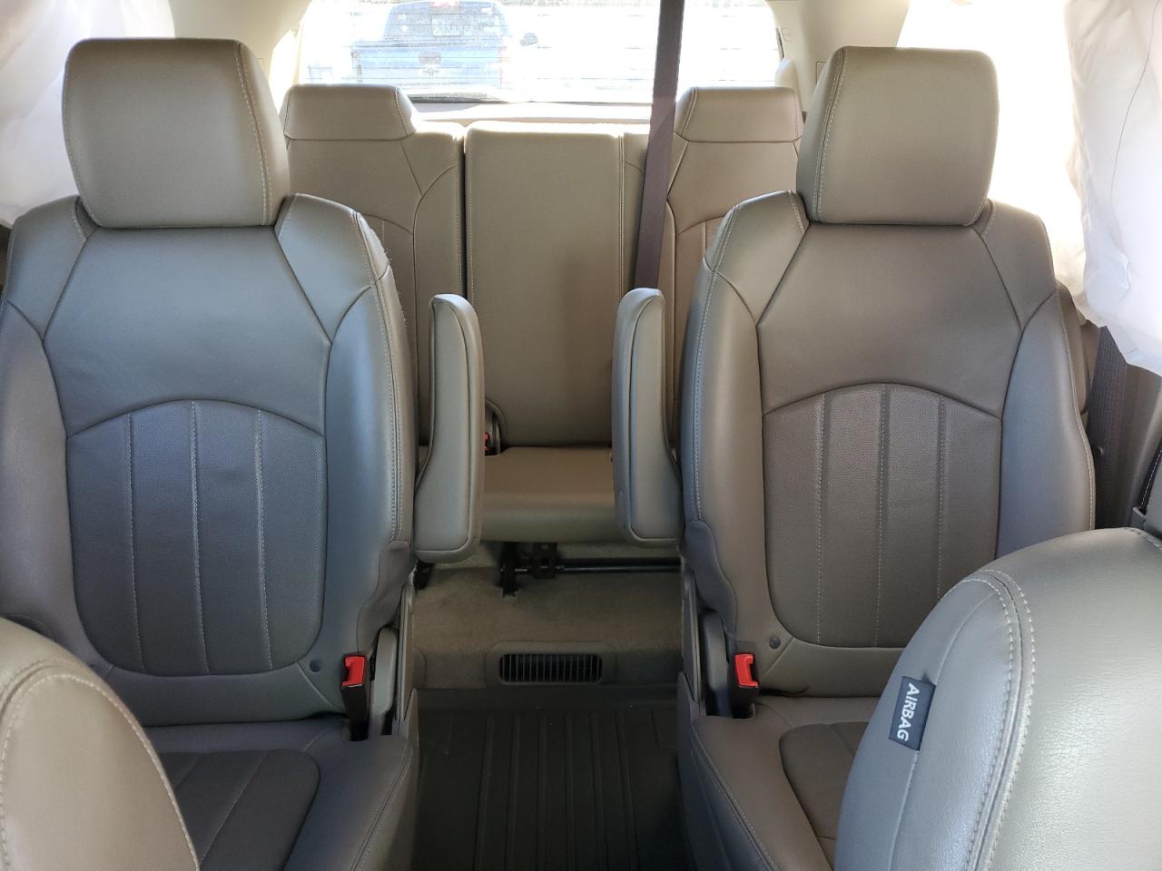 2016 GMC Acadia - Image 10