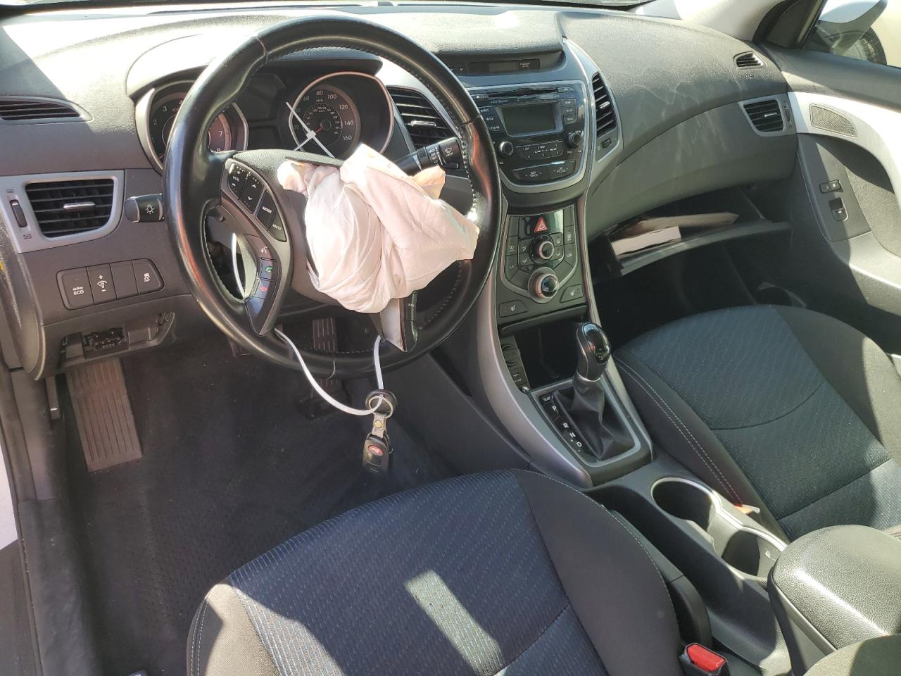 2014 Hyundai Elantra - Image 8