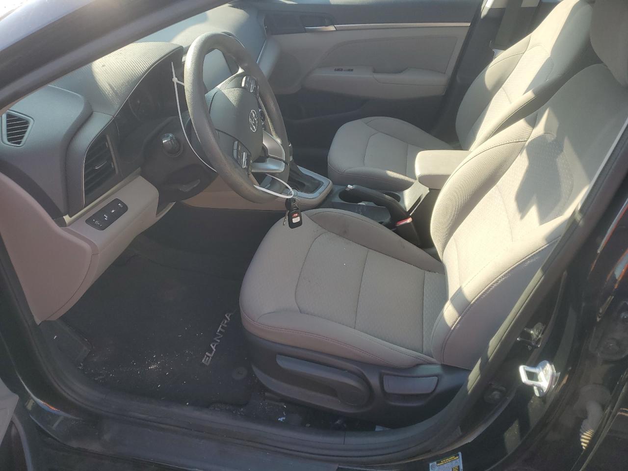 2019 Hyundai Elantra - Image 7