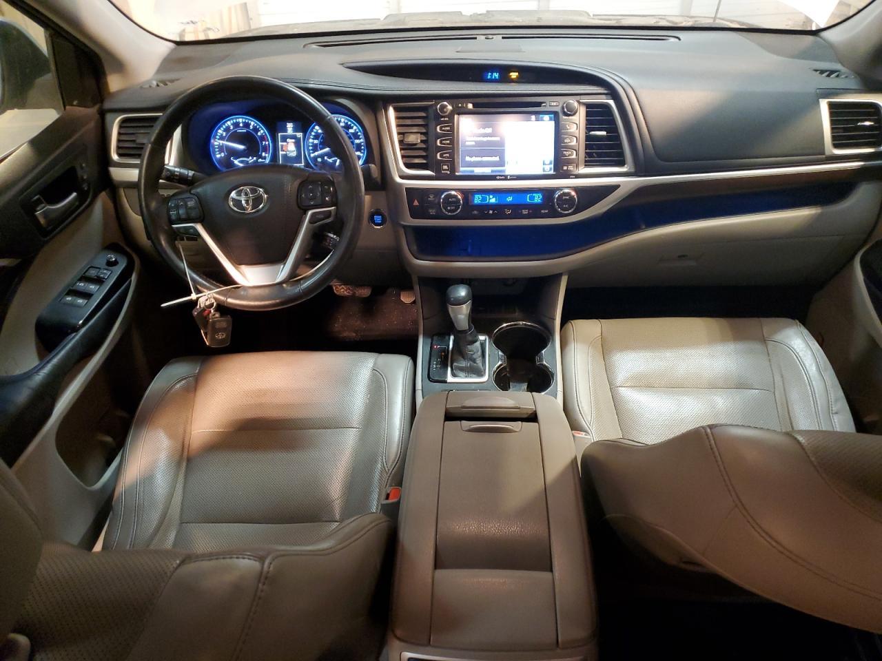 2015 Toyota Highlander - Image 8